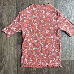 🦄10/$10 Okie Dokie Coral Floral Ruffle Top